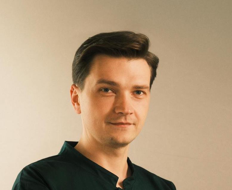 Андрей Попов